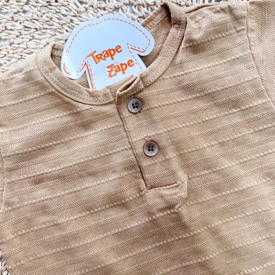 Conj. Camiseta Safari Listrada Pontilhada e Bermuda - Areia e Verde Musgo